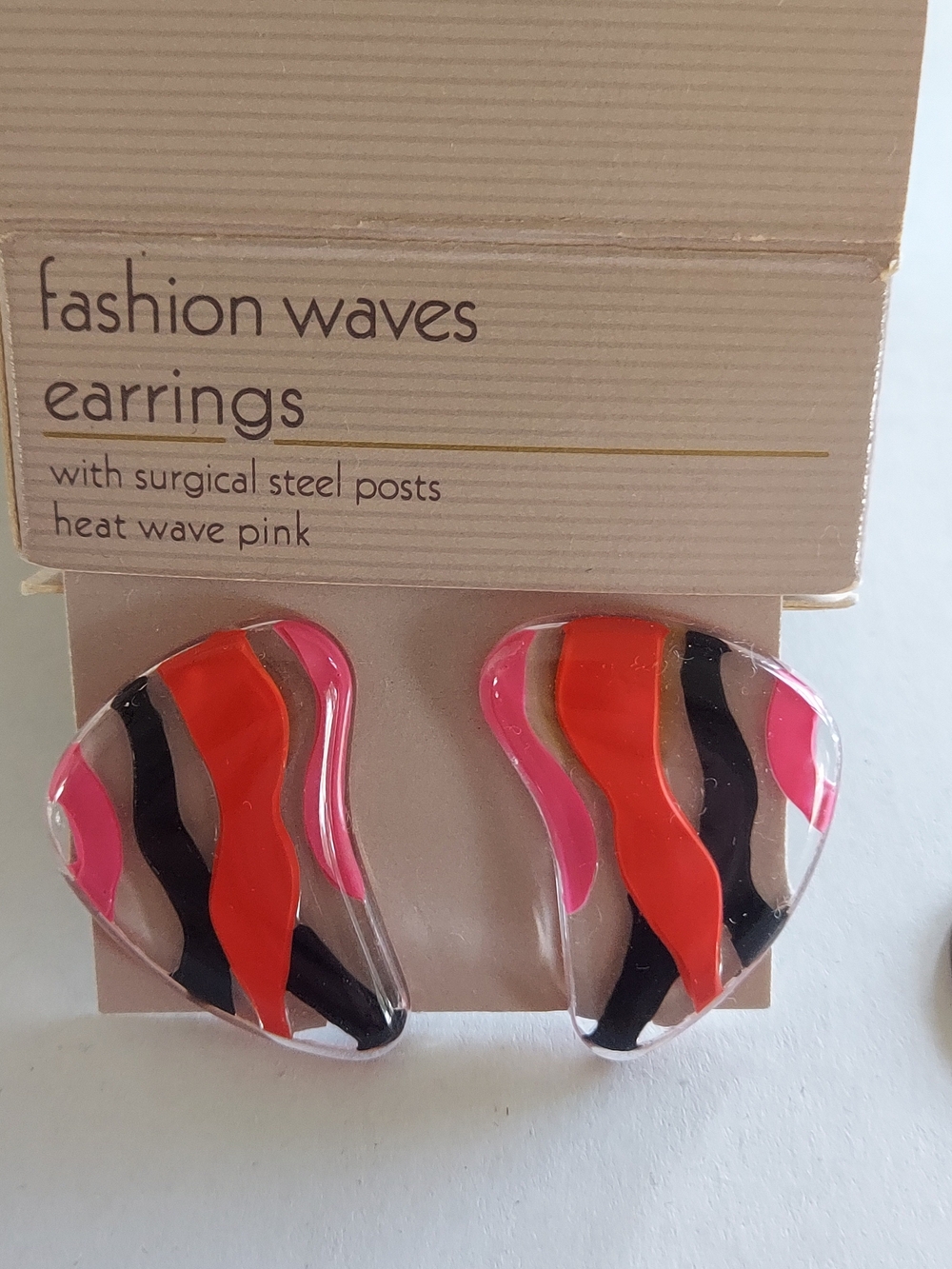 Vintage Avon Fashion Waves Hrat Wave Pink Earrings